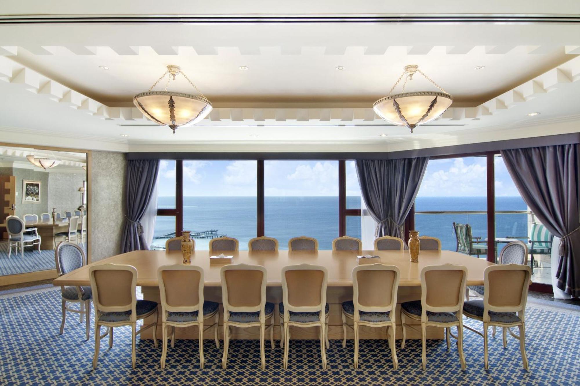 Jeddah Hilton Hotel Exterior photo The Owner's Suite