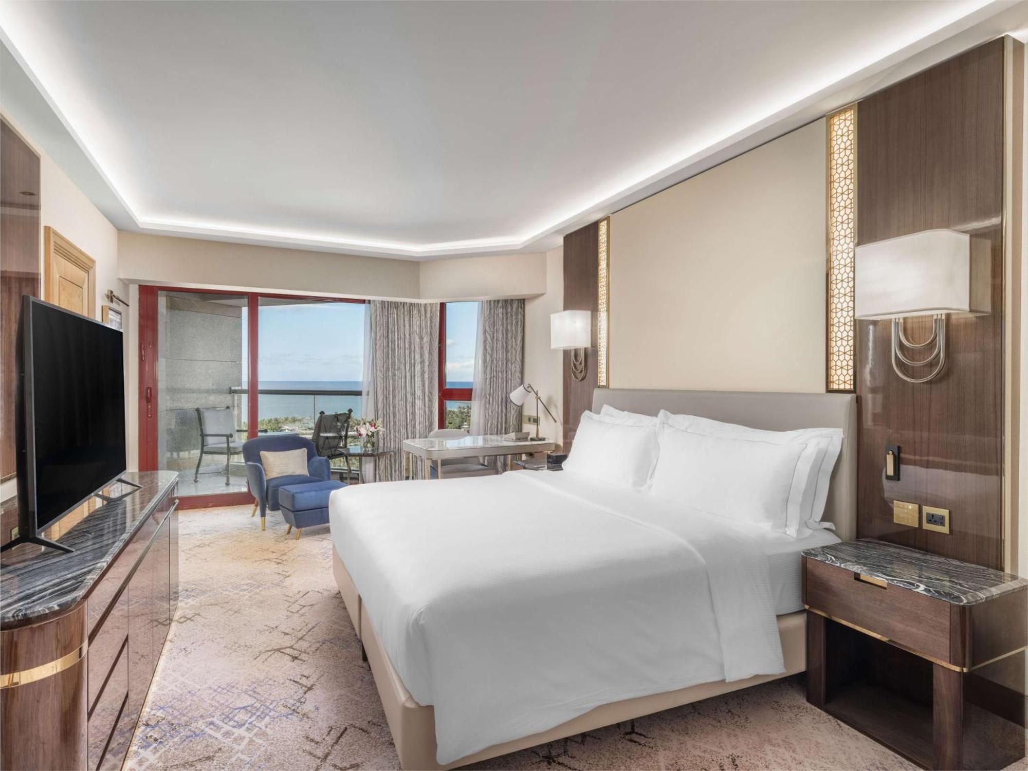 Jeddah Hilton Hotel Exterior photo Deluxe Room