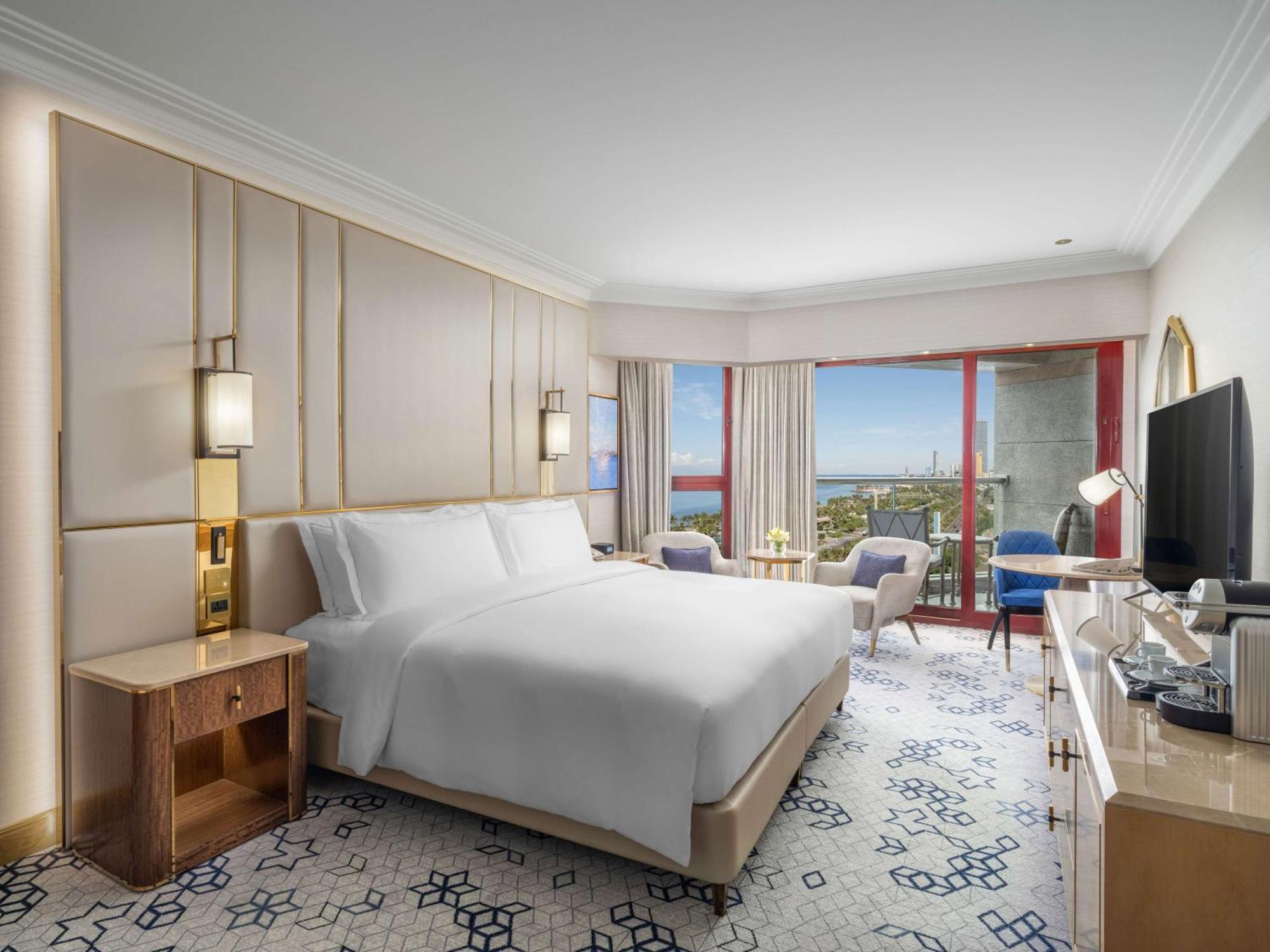 Jeddah Hilton Hotel Exterior photo Deluxe Room