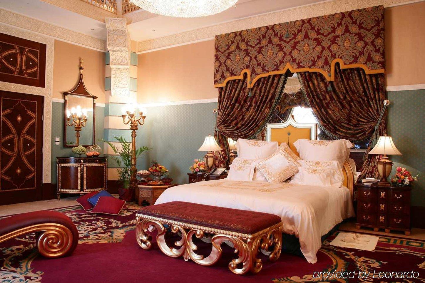 Jeddah Hilton Hotel Room photo A bedroom at the Imperial